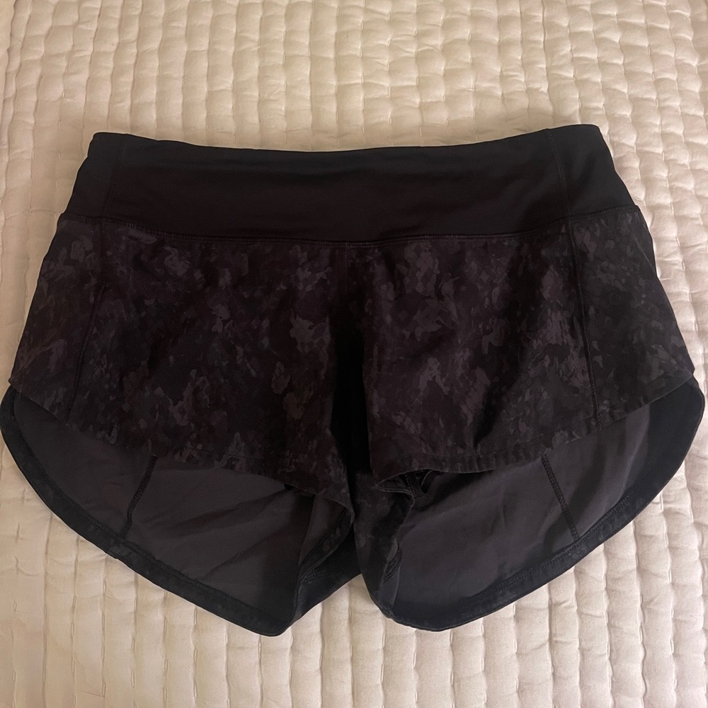 LULULEMON Speed Up Shorts Size 4, 2.5 Inseam HIDEAWAY CAMO